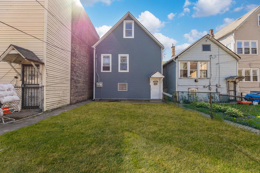 Image 21 of property listing at 5233 S Racine Street, Chicago, IL 60609