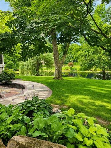 2312 Tomahawk Road, Mission Hills, KS 66208