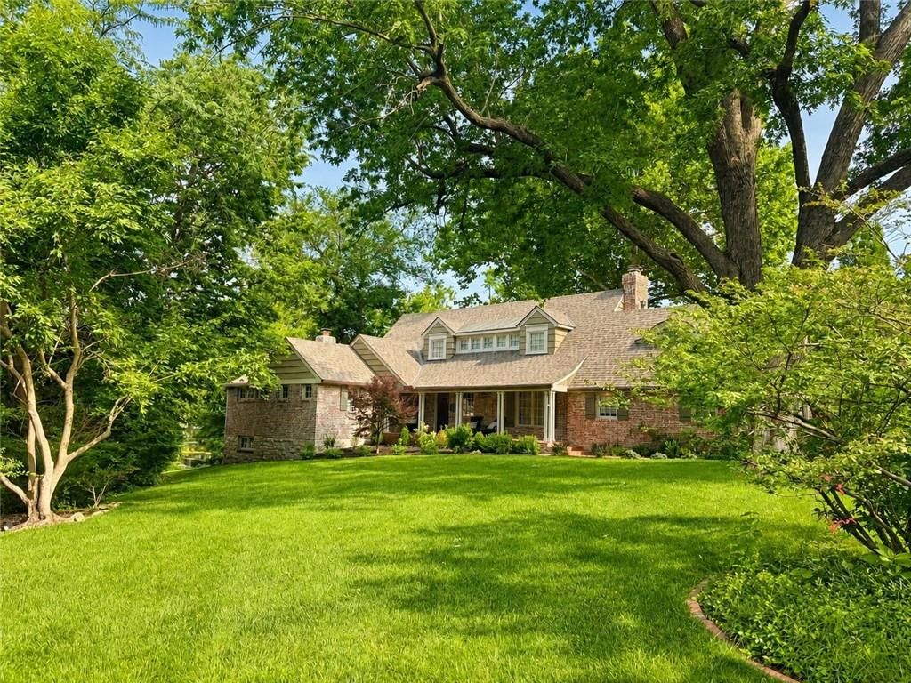 2312 Tomahawk Road, Mission Hills, KS 66208