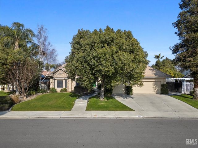 3804 Singleton Avenue, Bakersfield, CA 93313