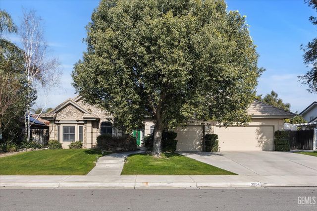 3804 Singleton Avenue, Bakersfield, CA 93313