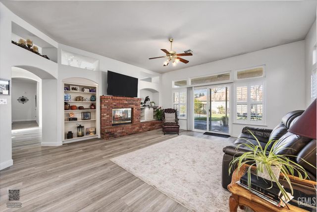 3804 Singleton Avenue, Bakersfield, CA 93313