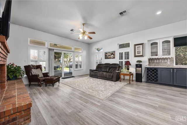 3804 Singleton Avenue, Bakersfield, CA 93313