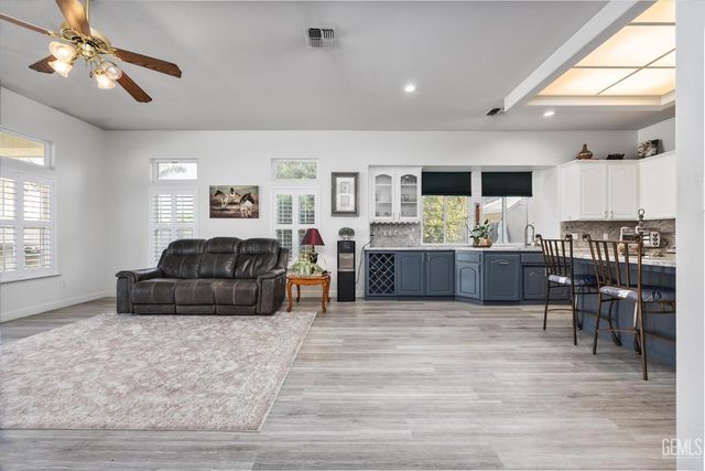 3804 Singleton Avenue, Bakersfield, CA 93313