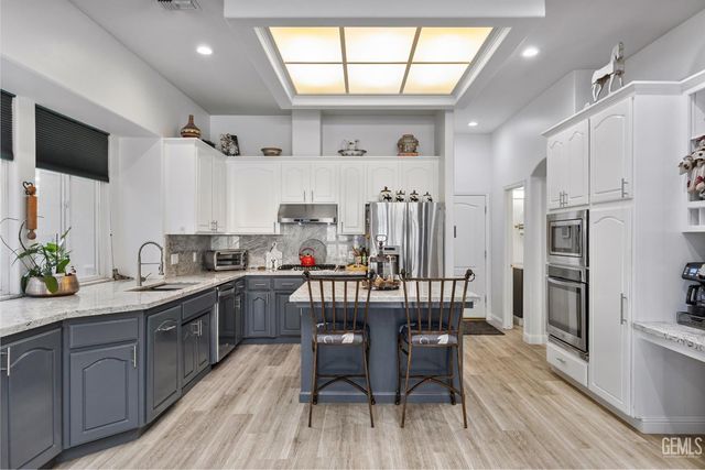 3804 Singleton Avenue, Bakersfield, CA 93313