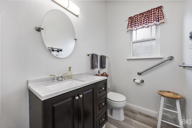 3804 Singleton Avenue, Bakersfield, CA 93313