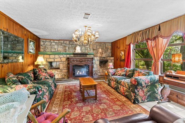 5008 SE Dianne Drive, Acworth, GA 30102