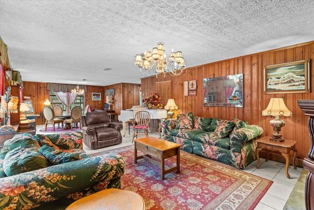 5008 SE Dianne Drive, Acworth, GA 30102