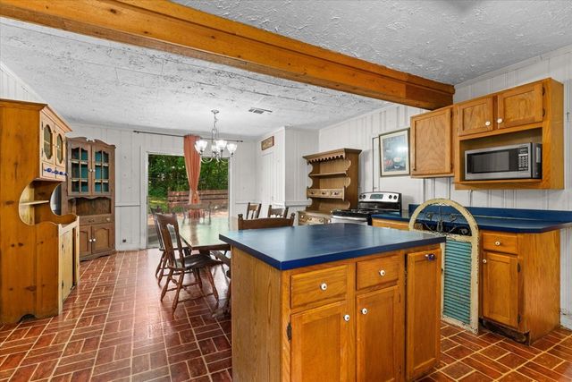 5008 SE Dianne Drive, Acworth, GA 30102