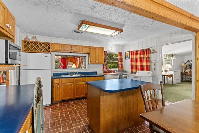 5008 SE Dianne Drive, Acworth, GA 30102