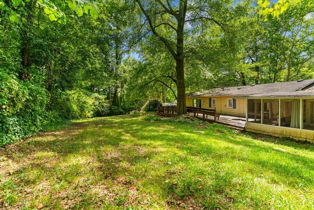 5008 SE Dianne Drive, Acworth, GA 30102