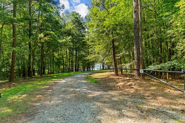 5008 SE Dianne Drive, Acworth, GA 30102