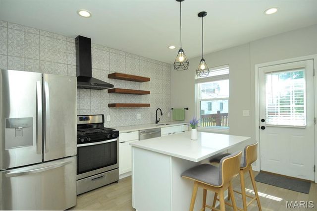 6622 Elmer Avenue, St Louis, MO 63109