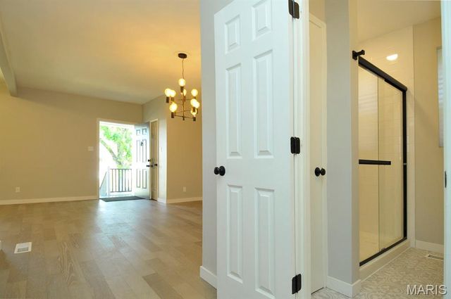 6622 Elmer Avenue, St Louis, MO 63109