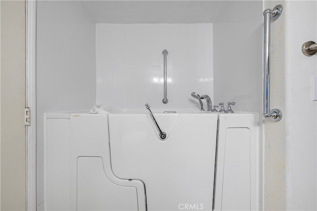 Image 17 of property listing at 42443 Breeze, Lancaster, CA 93536