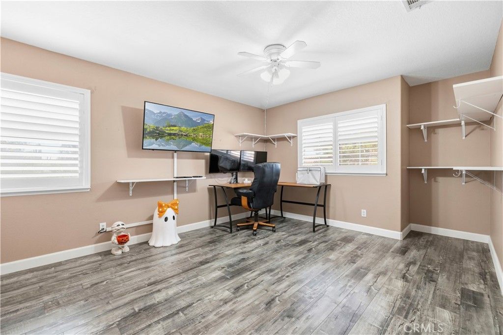 Image 37 of property listing at 42443 Breeze, Lancaster, CA 93536