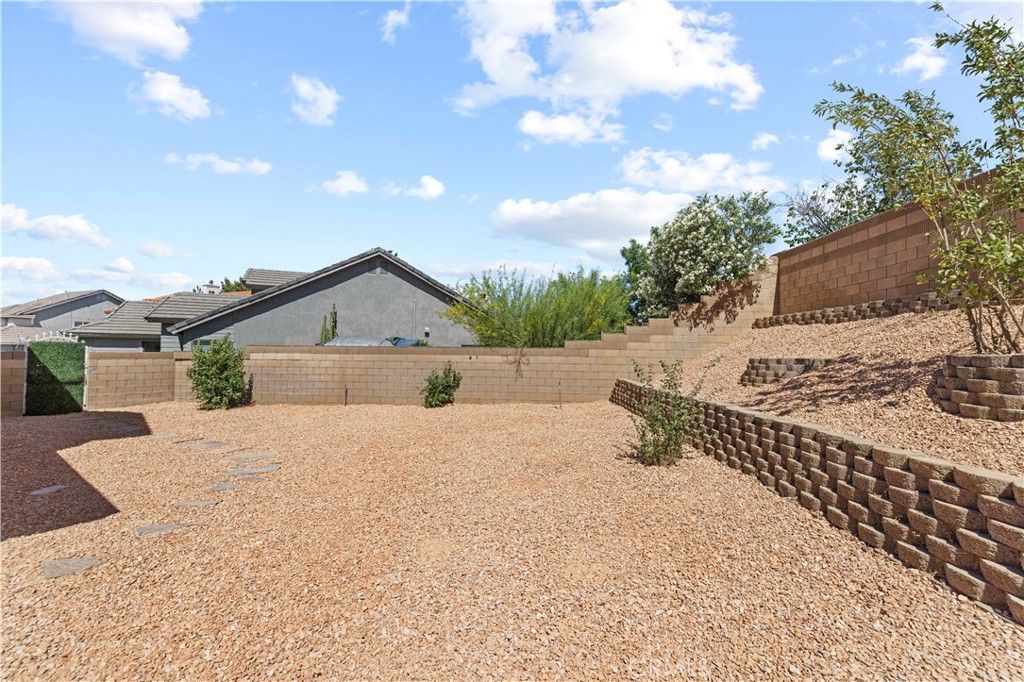 Image 49 of property listing at 42443 Breeze, Lancaster, CA 93536