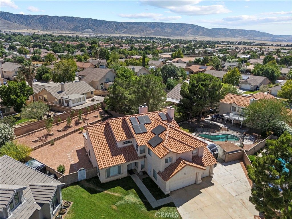 Image 62 of property listing at 42443 Breeze, Lancaster, CA 93536