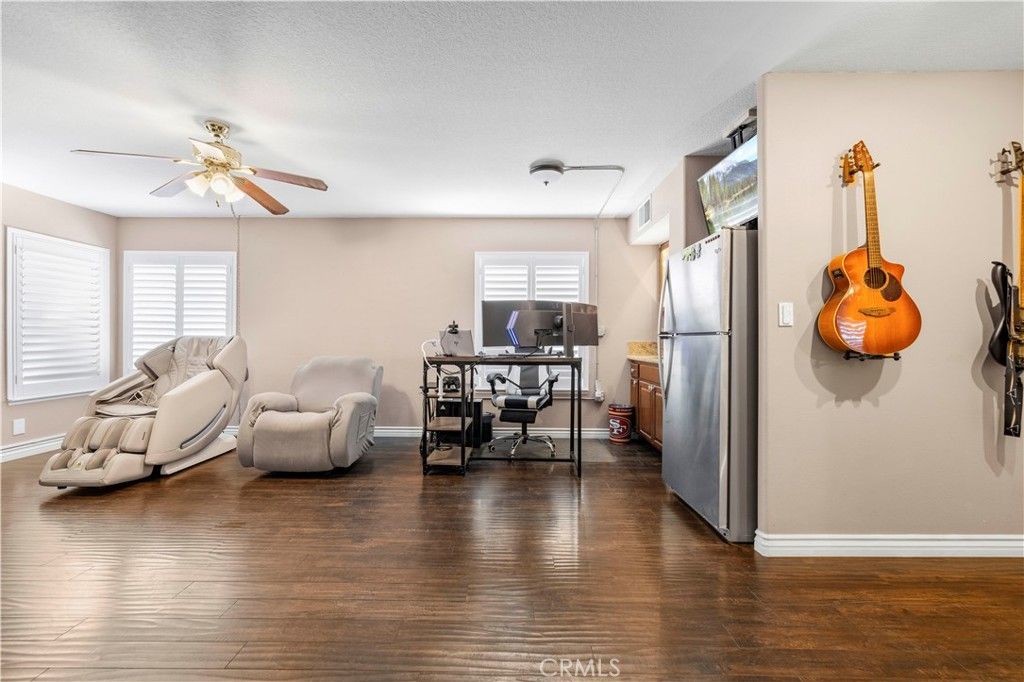 Image 8 of property listing at 42443 Breeze, Lancaster, CA 93536
