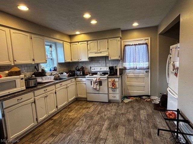 2196 Congress Lake Road, Mogadore, OH 44260