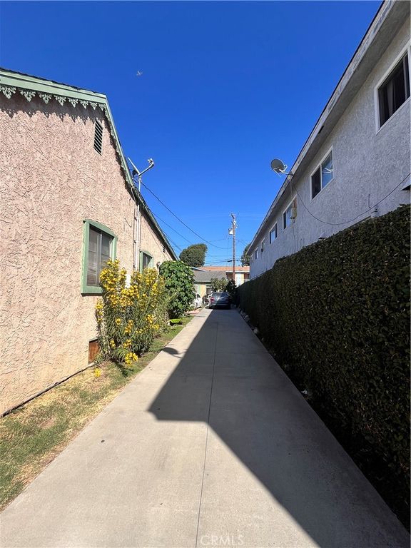 2430 Atlantic, Long Beach, CA 90806 — photo 2