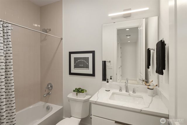 10816 (HS 69) 120TH Lane NE #B, Kirkland, WA 98033