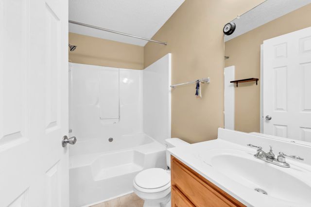 3700 Wheatfield Ln, Clarksville, TN 37040