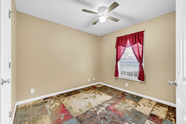 3700 Wheatfield Ln, Clarksville, TN 37040