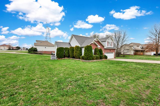 3700 Wheatfield Ln, Clarksville, TN 37040