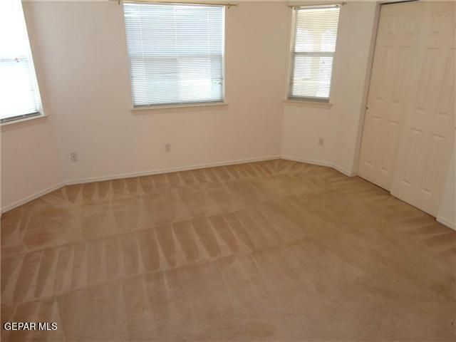 5729 GREEN CASTLE Road, El Paso, TX 79932