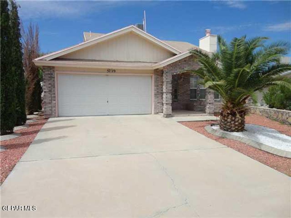 5729 GREEN CASTLE Road, El Paso, TX 79932