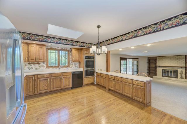 910 W White Oak Street, Arlington Heights, IL 60005