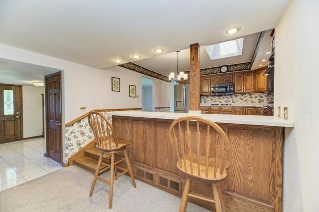 910 W White Oak Street, Arlington Heights, IL 60005