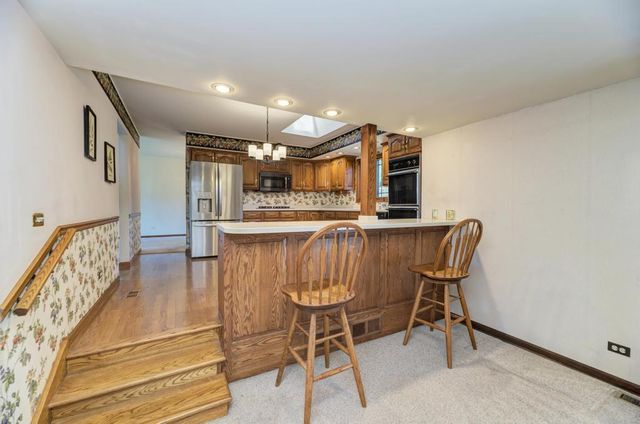 910 W White Oak Street, Arlington Heights, IL 60005