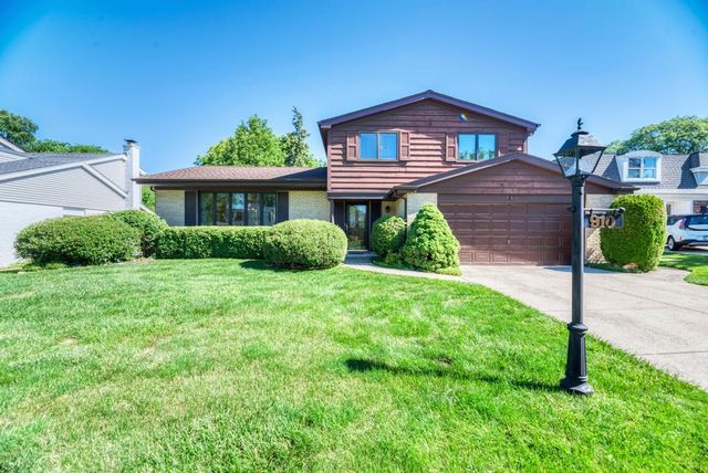 910 W White Oak Street, Arlington Heights, IL 60005