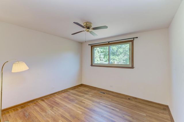 910 W White Oak Street, Arlington Heights, IL 60005