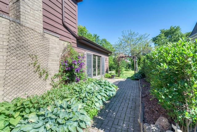 910 W White Oak Street, Arlington Heights, IL 60005