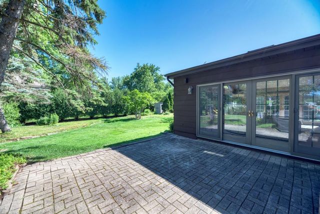 910 W White Oak Street, Arlington Heights, IL 60005
