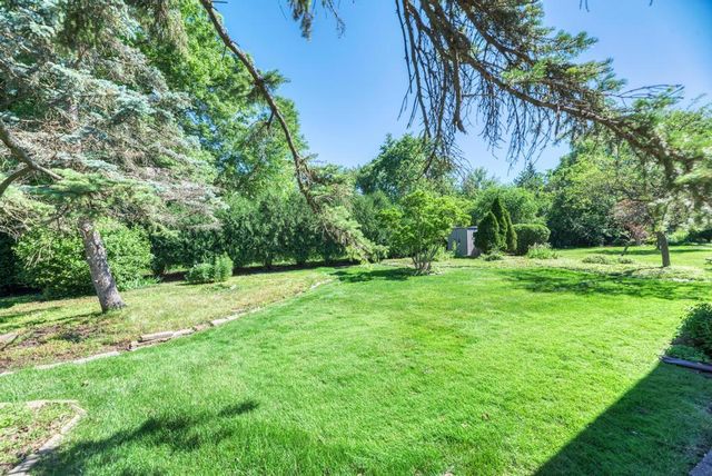 910 W White Oak Street, Arlington Heights, IL 60005