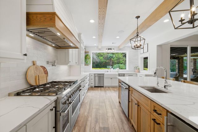 10426 Waterstone Estates Court, Tomball, TX 77375