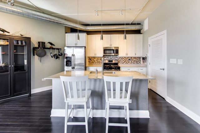 4846 N CLARK Street 510, Chicago, IL 60640