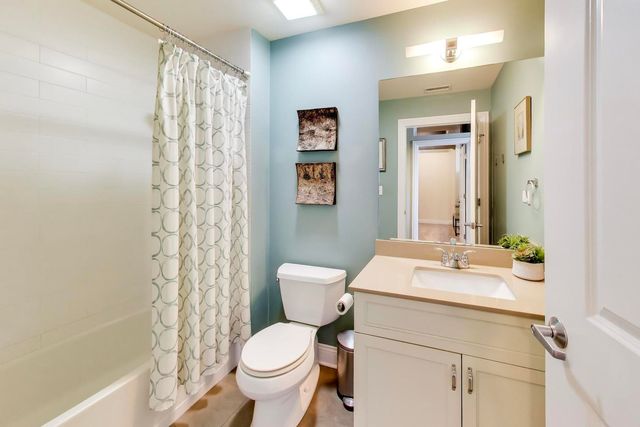 4846 N CLARK Street 510, Chicago, IL 60640