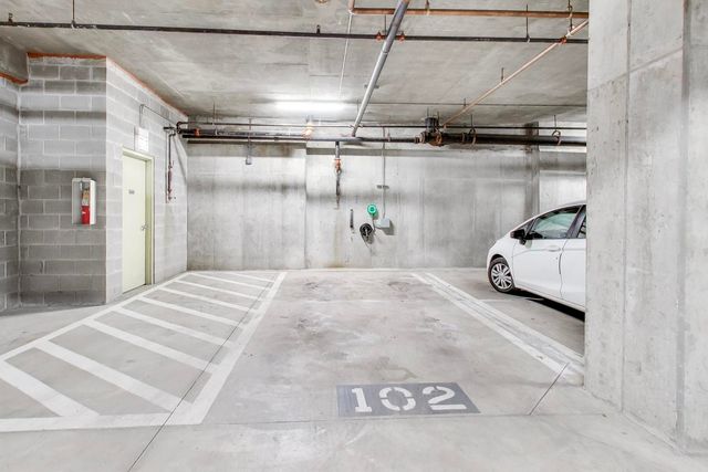 4846 N CLARK Street 510, Chicago, IL 60640