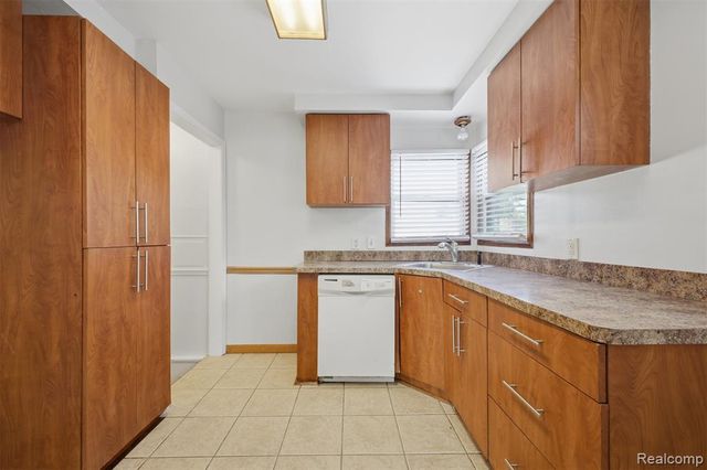 15080 Churchill Street, Southgate, MI 48195