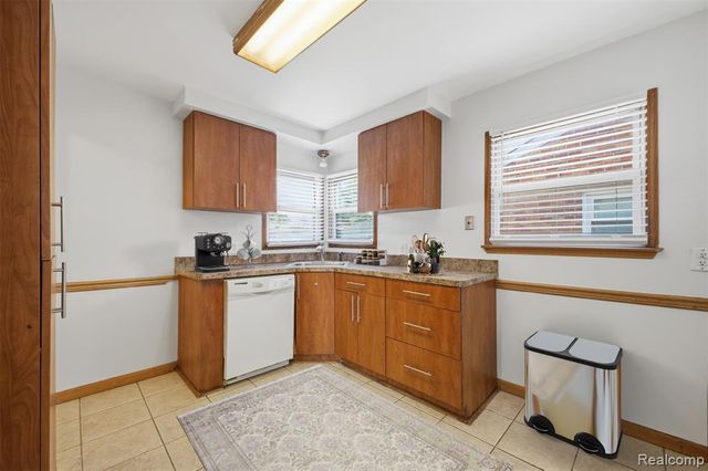 15080 Churchill Street, Southgate, MI 48195