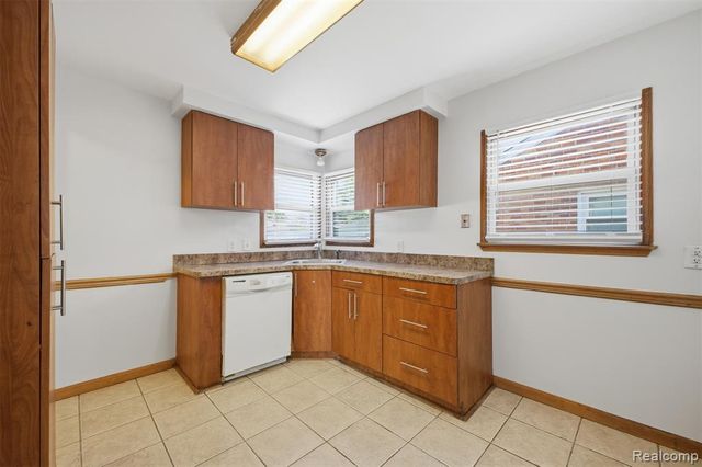 15080 Churchill Street, Southgate, MI 48195