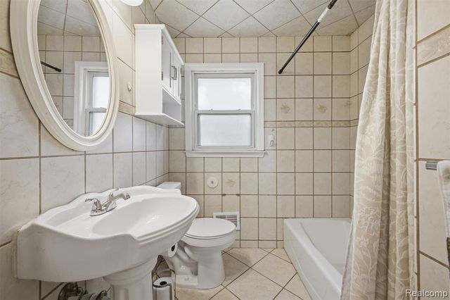 15080 Churchill Street, Southgate, MI 48195