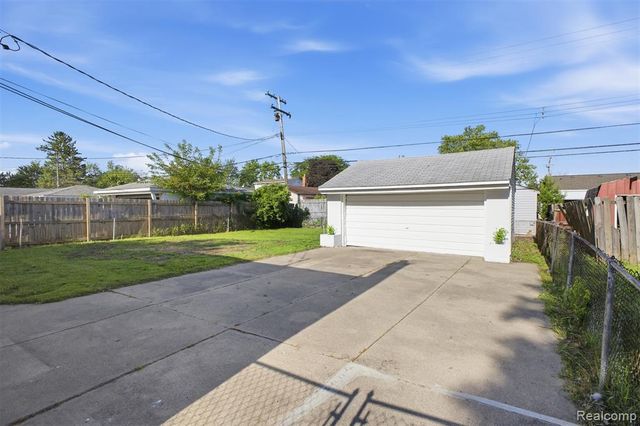 15080 Churchill Street, Southgate, MI 48195