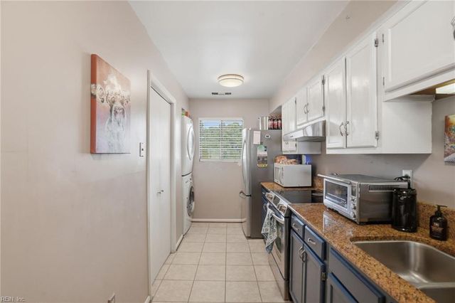 3200 Lynnhaven Dr Apt 208, Virginia Beach, VA 23451