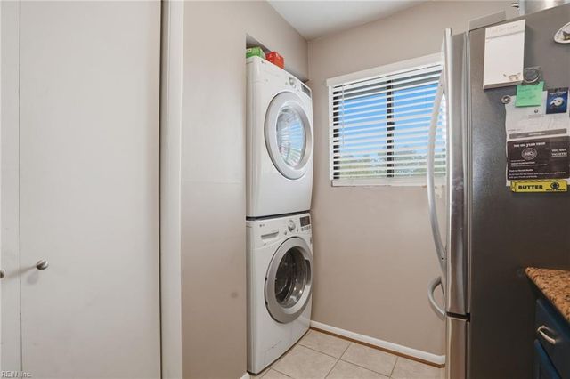 3200 Lynnhaven Dr Apt 208, Virginia Beach, VA 23451